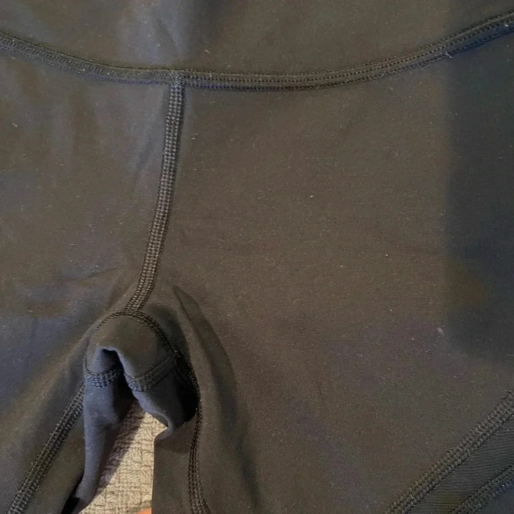 Lululemon Lululemon Wunder Under High-Rise
Crop 21" *Mesh
Black (First Release) - Picture 8 of 10